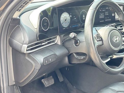 Used 2024 Hyundai Elantra Limited FWD image 10