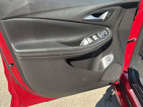 Used 2021 Buick Encore GX Select w/ Sport Touring Package FWD image 12
