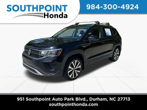 Used 2022 Volkswagen Taos SE AWD/4WD image 3