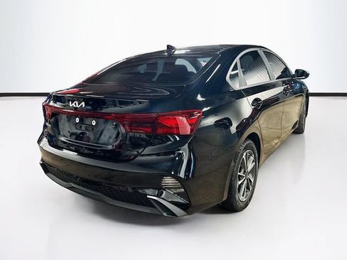 Used 2023 Kia Forte LXS FWD image 7