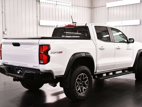 Used 2024 Chevrolet Colorado ZR2 w/ ZR2 Convenience Package III AWD/4WD image 7