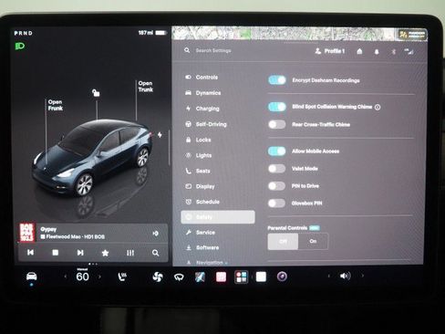 Used 2024 Tesla Model Y 2WD image 32