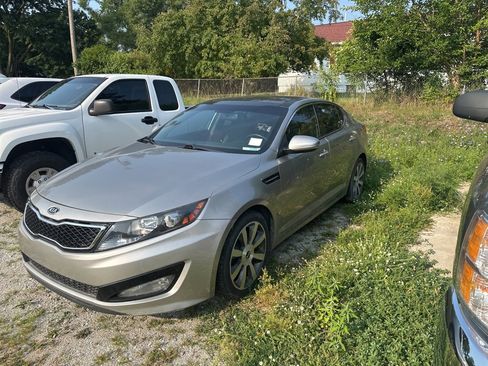 Used 2012 Kia Optima SX w/ Premium Touring Pkg image 2