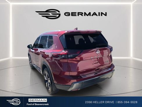 Used 2025 Nissan Rogue SL AWD/4WD image 3