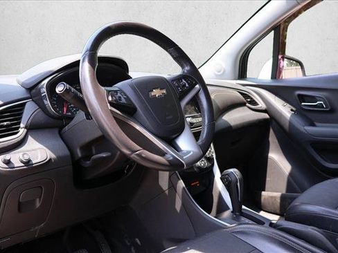 Used 2019 Chevrolet Trax LT w/ Driver Confidence Package AWD/4WD image 12