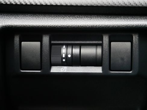 Certified 2025 Subaru Crosstrek 2.0i Premium image 26