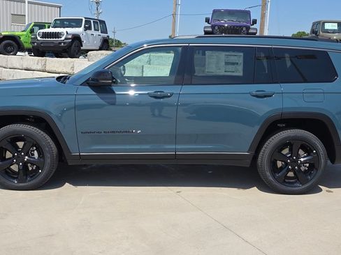 New 2026 Jeep Grand Cherokee L Limited AWD/4WD image 2