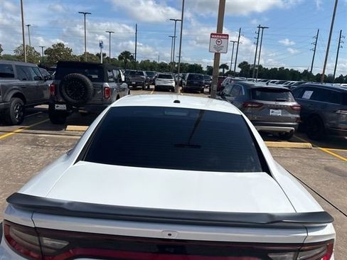 Used 2022 Dodge Charger SXT w/ Blacktop Package RWD image 10