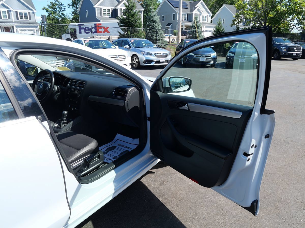 Used 2018 Volkswagen Jetta SE FWD image 20