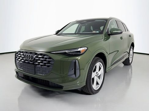 Certified 2025 Audi Q5 Premium Plus w/ Premium Plus image 3