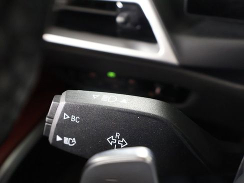 Used 2025 BMW 330i xDrive Sedan w/ M Sport Package image 39