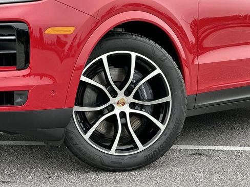 New 2025 Porsche Cayenne image 14