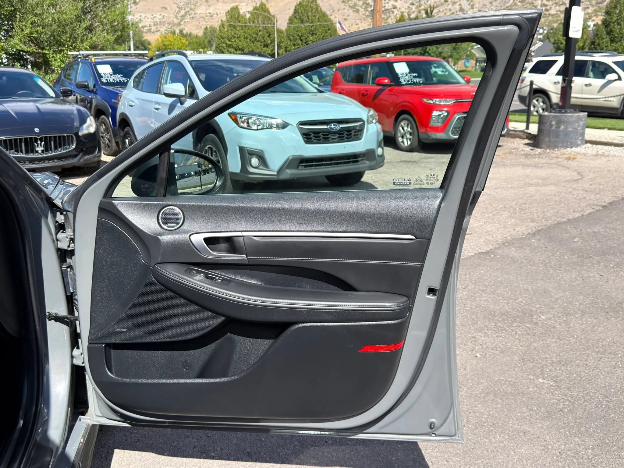 Used 2022 Hyundai Sonata Limited w/ Cargo Package FWD image 11
