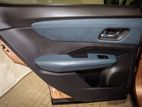 Certified 2025 Nissan Ariya Platinum image 11