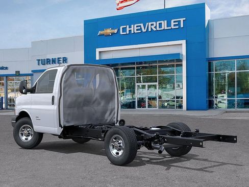 New 2025 Chevrolet Express 3500 w/ Power Convenience Package image 3
