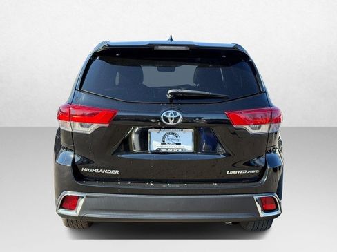Used 2018 Toyota Highlander Limited Platinum image 5