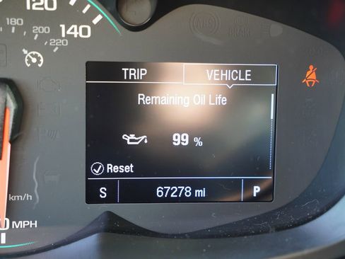 Used 2019 Chevrolet Trax LT w/ LT Convenience Package image 30