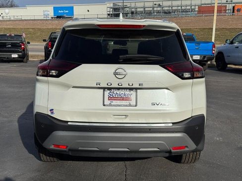 Used 2023 Nissan Rogue SV w/ SV Premium Package image 5