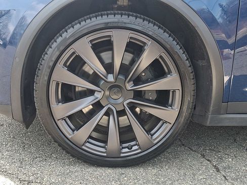 Used 2022 Tesla Model X Plaid image 4