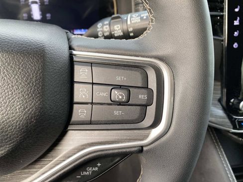 Used 2024 Jeep Wagoneer Series III image 19