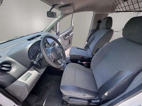 Used 2017 Nissan NV200 SV w/ Back Door Glass Package FWD image 7