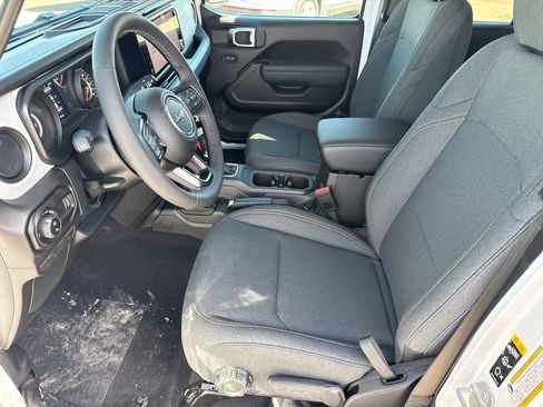 New 2026 Jeep Gladiator Sport AWD/4WD image 24