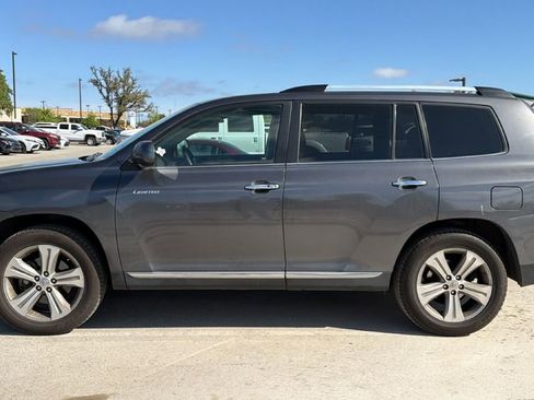 Used 2012 Toyota Highlander Limited w/ Tow Pkg image 10