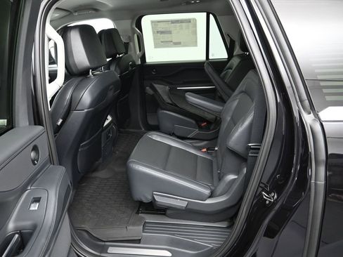 New 2026 Lincoln Navigator L Premier image 23