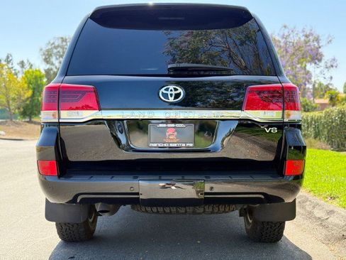 Used 2018 Toyota Land Cruiser w/ Carpet Mat Package AWD/4WD image 6