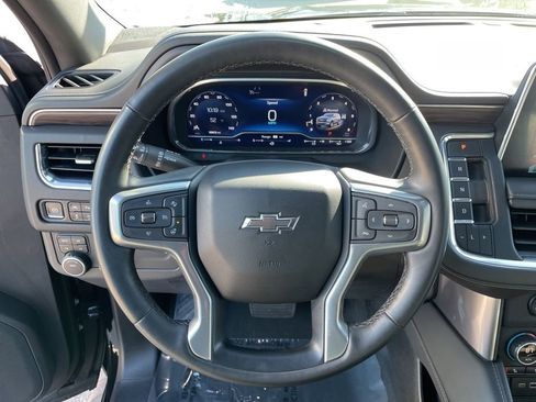 Used 2023 Chevrolet Suburban Z71 w/ Luxury Package image 13