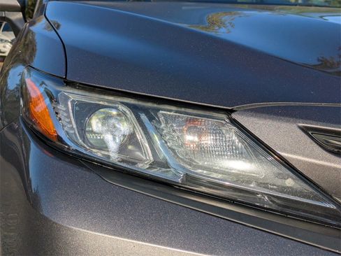 Used 2019 Toyota Camry SE image 10