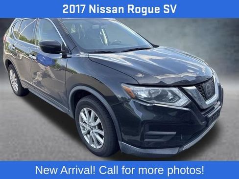Used 2017 Nissan Rogue SV AWD/4WD image 1