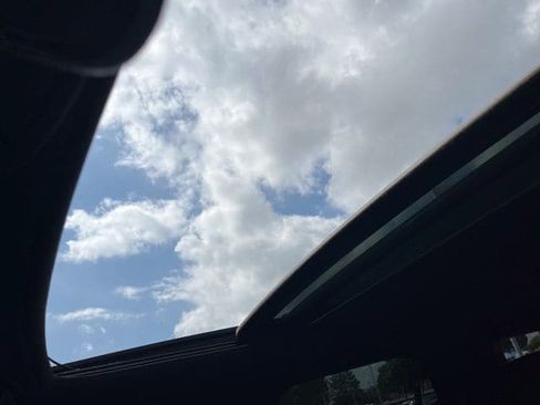 Used 2022 Ford Expedition Limited image 18