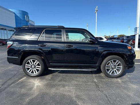 Used 2022 Toyota 4Runner TRD Sport w/ Technology Package image 3