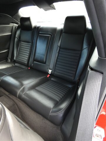 Used 2011 Dodge Challenger RWD image 40