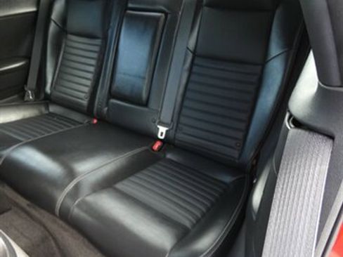 Used 2011 Dodge Challenger SE image 40