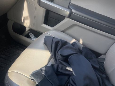 Used 2021 Ford F250 XLT w/ XLT Premium Package image 15