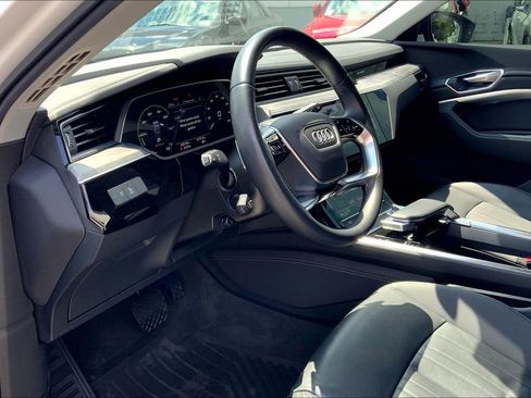 Used 2022 Audi e-tron Premium image 18