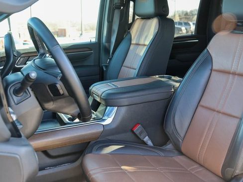 Used 2024 Chevrolet Silverado 2500 High Country w/ High Country Premium Package image 15