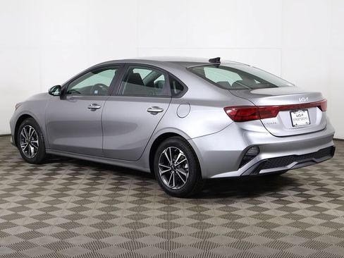 Used 2024 Kia Forte LXS w/ LXS Technology Package FWD image 8