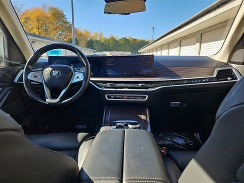Used 2024 BMW X7 xDrive40i image 12