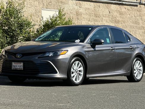 Used 2023 Toyota Camry LE FWD image 7