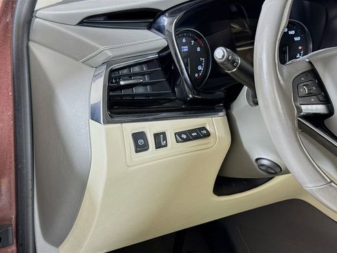 Used 2022 Cadillac XT6 Premium Luxury w/ Technology Package FWD image 8