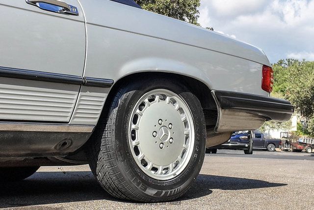 Used 1988 Mercedes-Benz 560 SL image 39