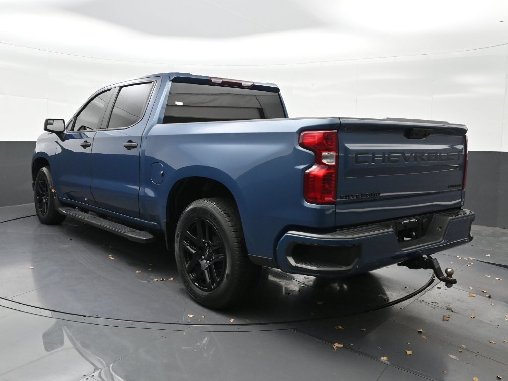 Used 2024 Chevrolet Silverado 1500 Custom w/ LPO, Dark Essentials Package RWD image 3