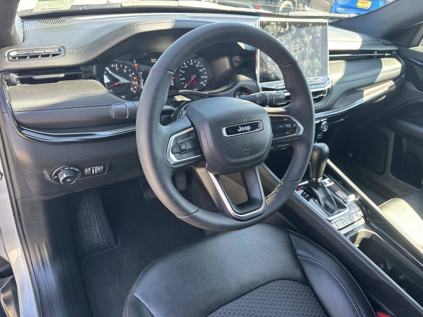 Used 2026 Jeep Compass Latitude AWD/4WD image 17