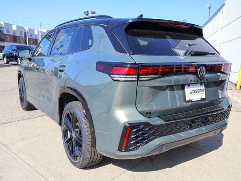 New 2026 Volkswagen Tiguan SE R-Line AWD/4WD image 3