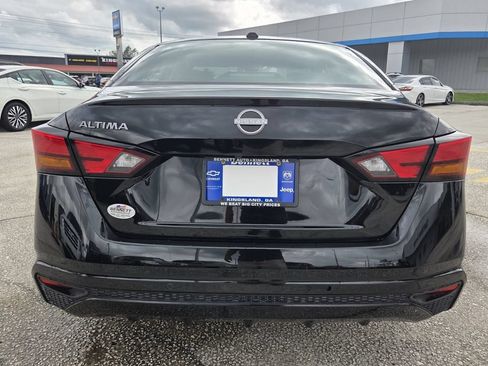 Used 2025 Nissan Altima 2.5 SV FWD image 5