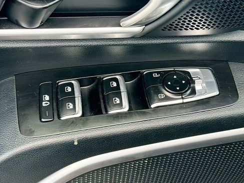 Used 2025 Kia Telluride S FWD image 19