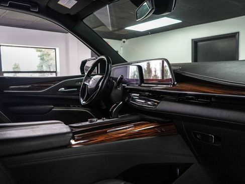Used 2024 Cadillac Escalade Luxury RWD image 17